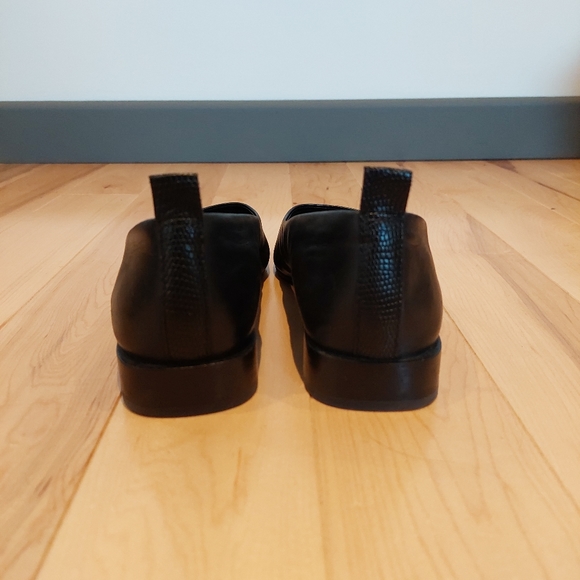 Basic Black Shoes - Picture 2 of 11